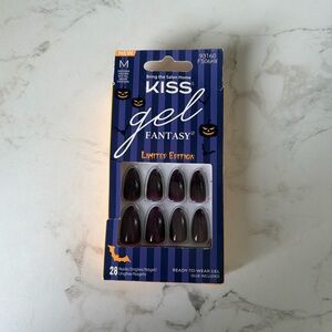 KISS Gel Fantasy Limited Edition Nails in Deep Purple